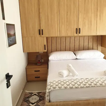 Apartment Me Qera