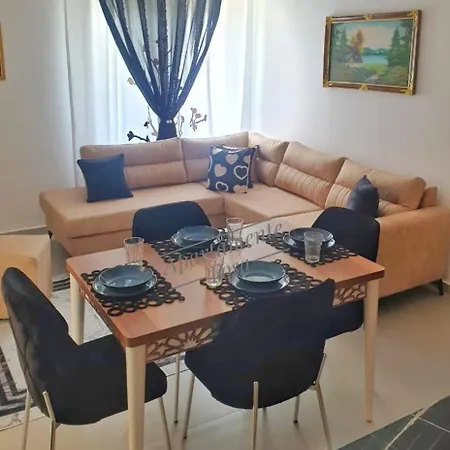Me Qera Apartment *